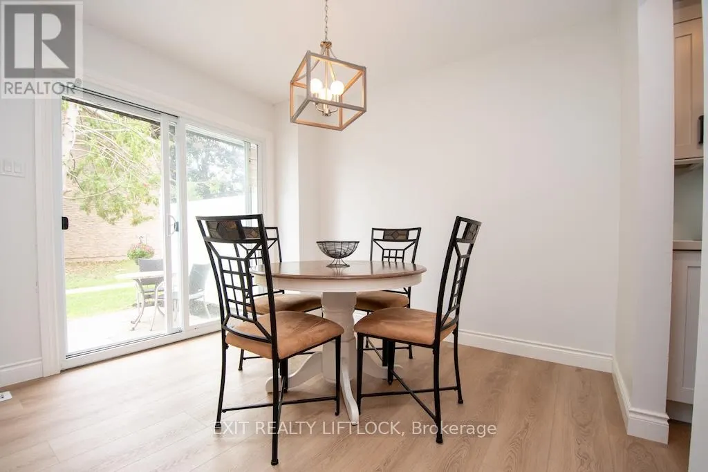 12 - 740 CHAMBERLAIN STREET, #12