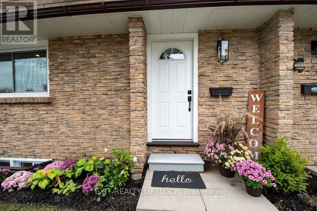 12 - 740 CHAMBERLAIN STREET, #12