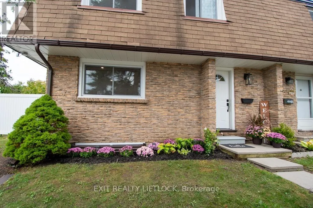 12 - 740 CHAMBERLAIN STREET, #12