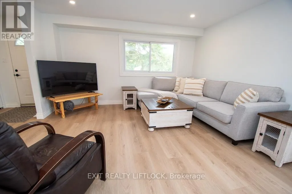 12 - 740 CHAMBERLAIN STREET, #12