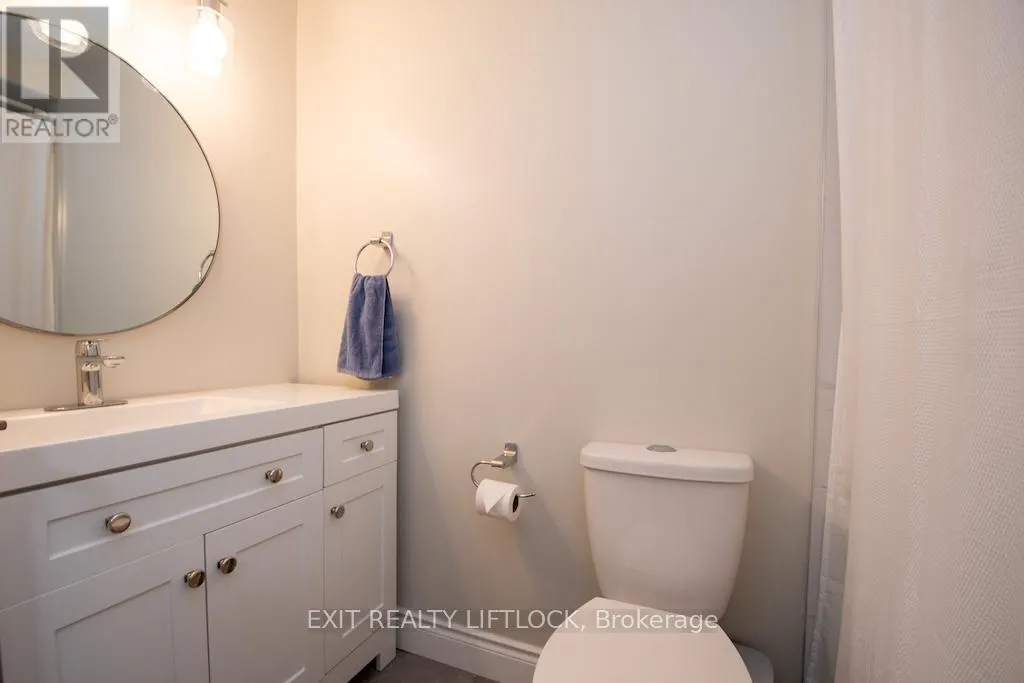 12 - 740 CHAMBERLAIN STREET, #12