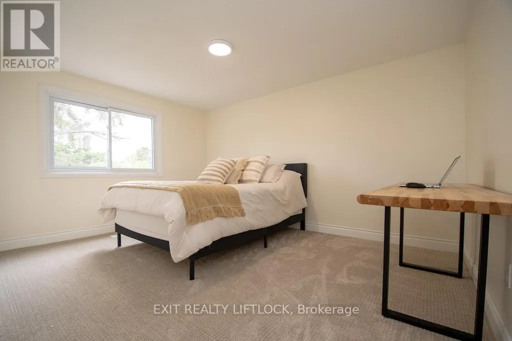 12 - 740 CHAMBERLAIN STREET, #12