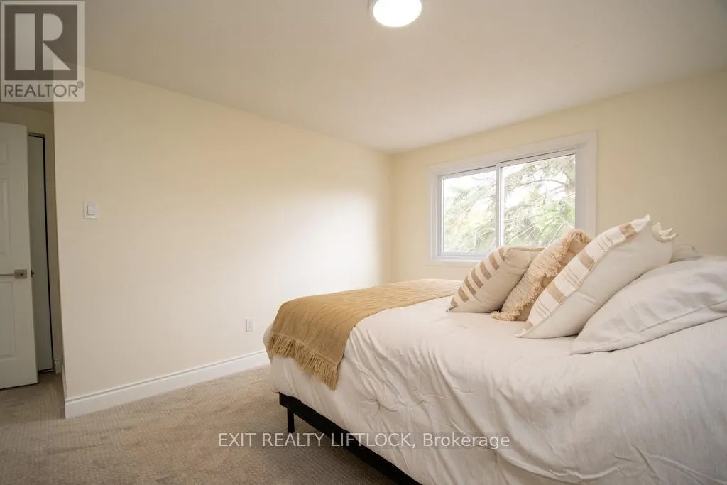 12 - 740 CHAMBERLAIN STREET, #12