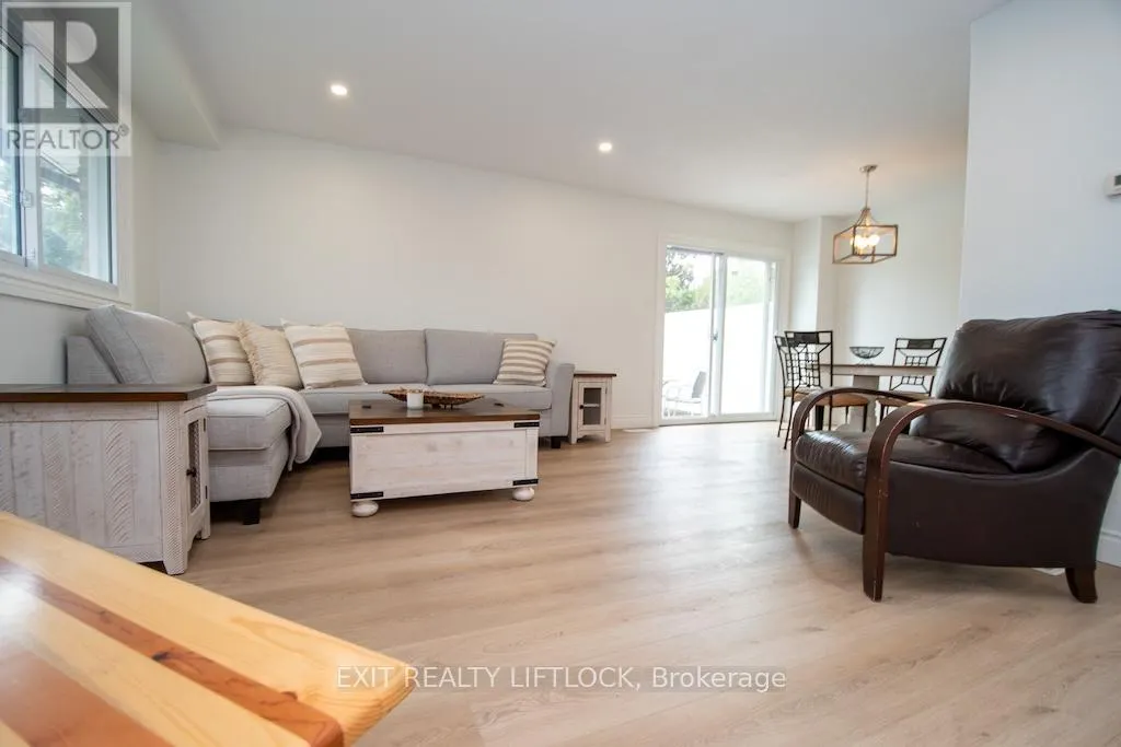 12 - 740 CHAMBERLAIN STREET, #12
