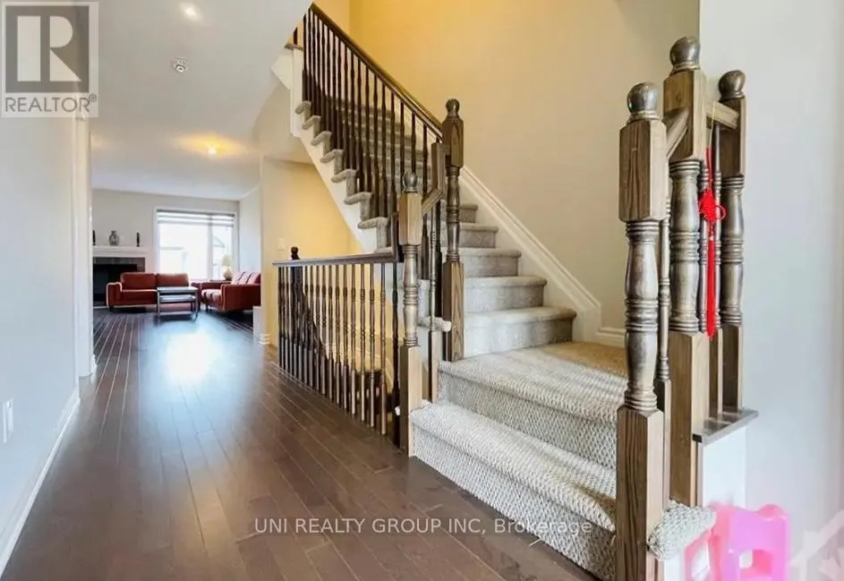 520 EARNSCLIFFE GROVE