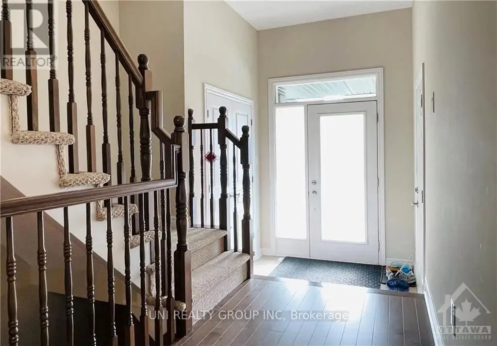 520 EARNSCLIFFE GROVE