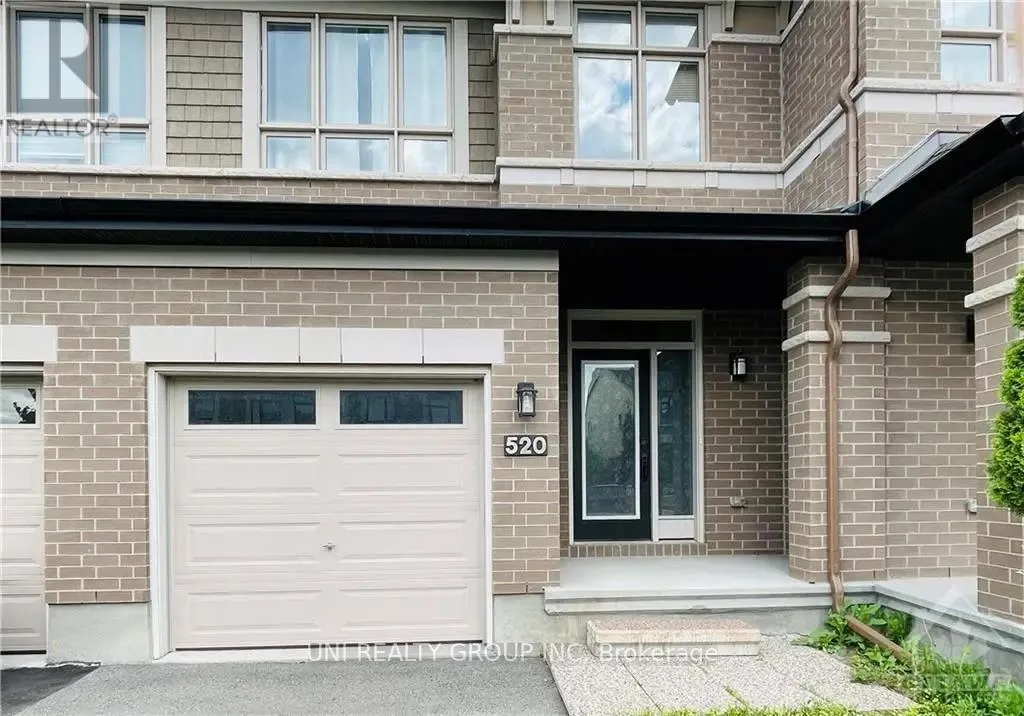 520 EARNSCLIFFE GROVE