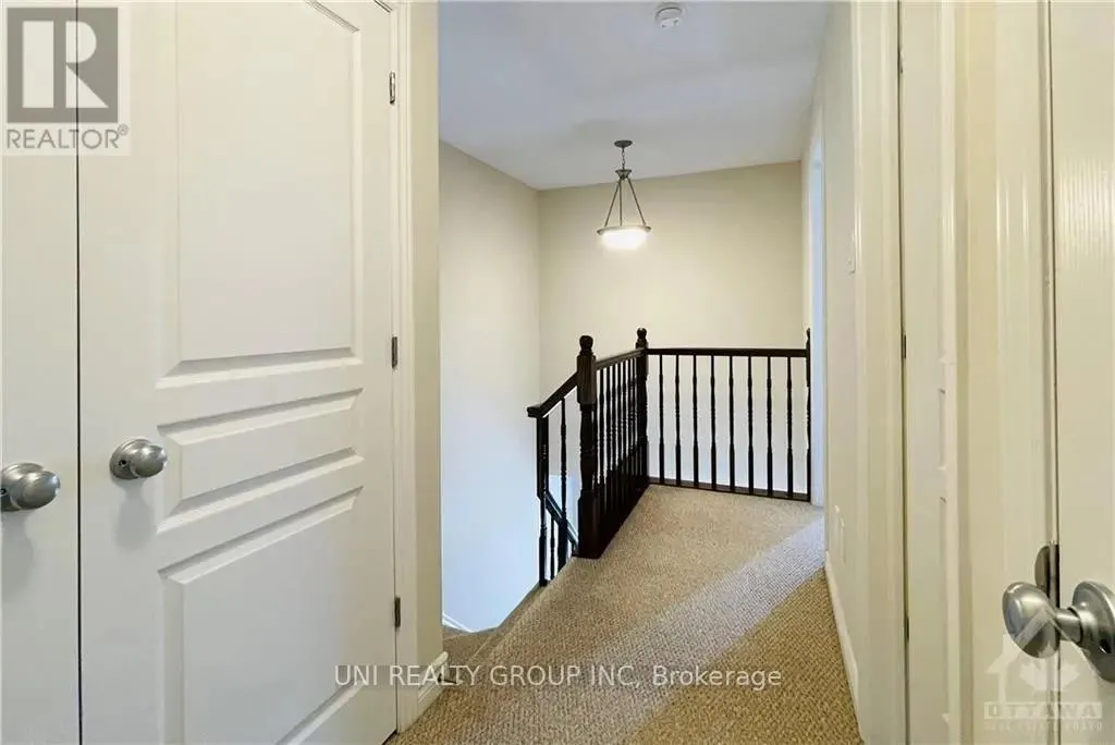 520 EARNSCLIFFE GROVE
