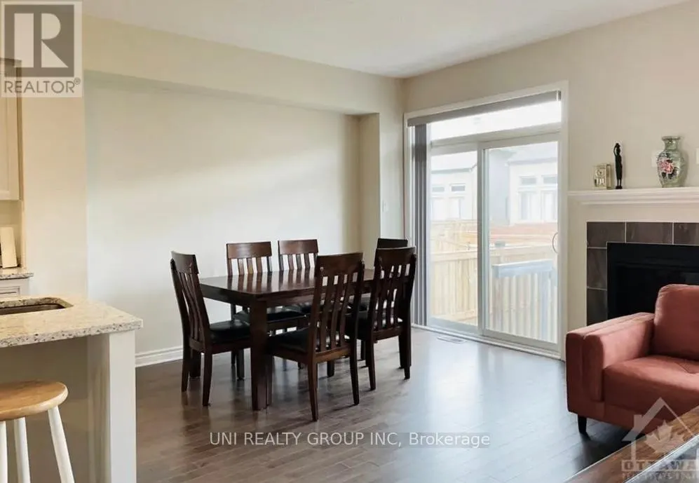 520 EARNSCLIFFE GROVE