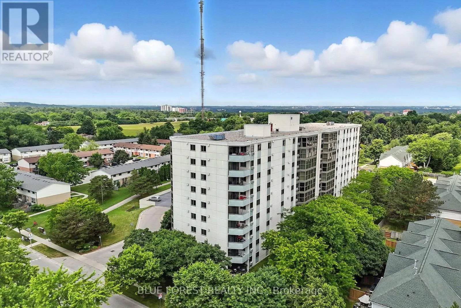 909 - 127 BELMONT DRIVE, #909