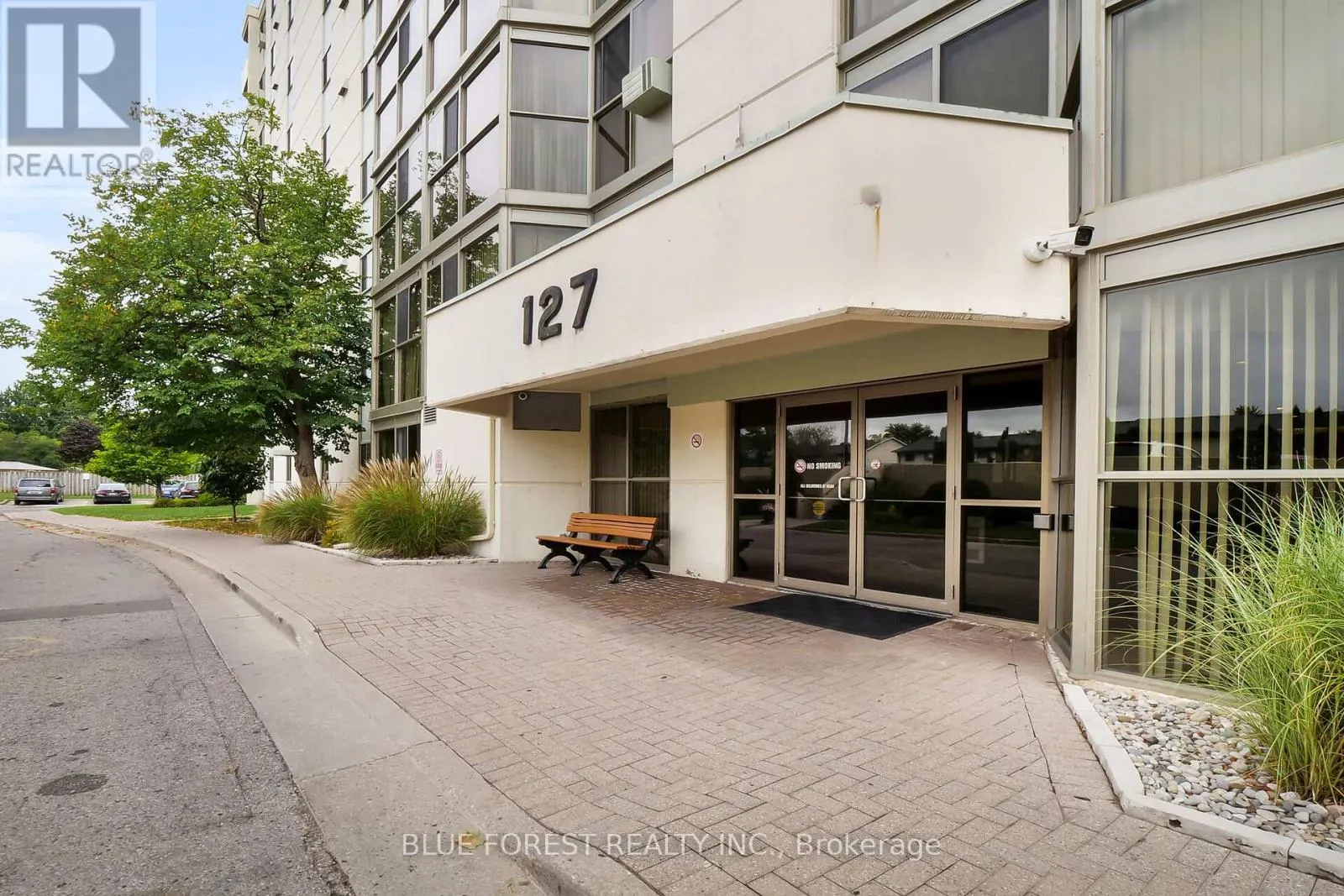909 - 127 BELMONT DRIVE, #909