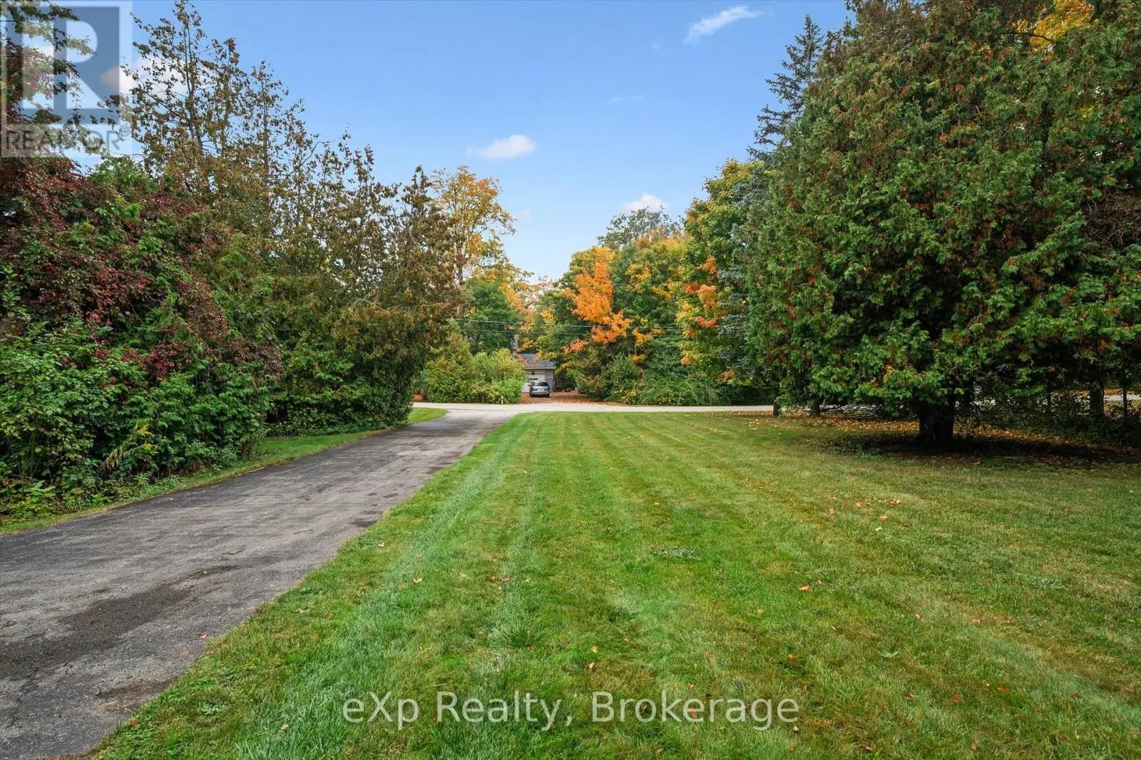 32 GLENHOLM DRIVE