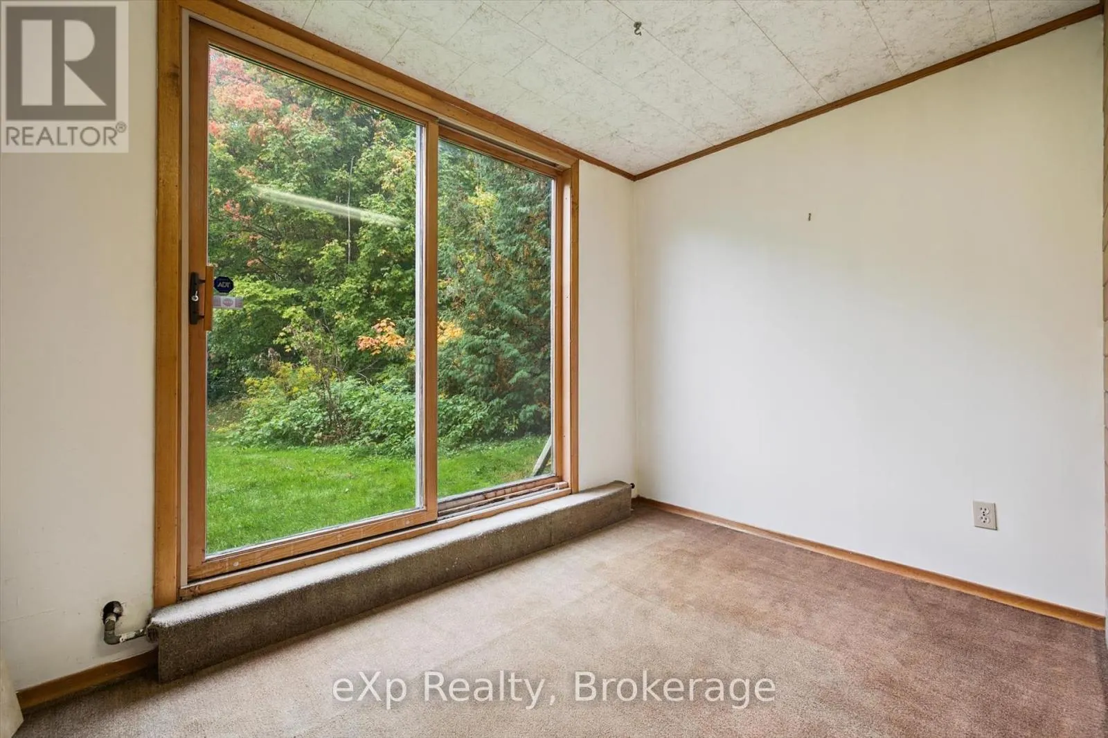 32 GLENHOLM DRIVE