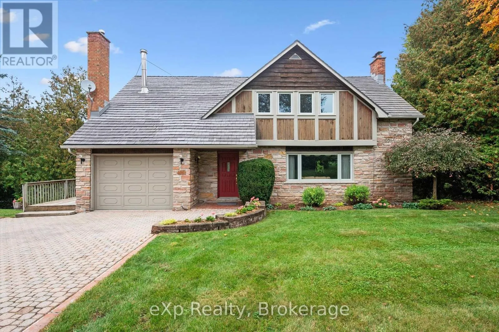 32 GLENHOLM DRIVE
