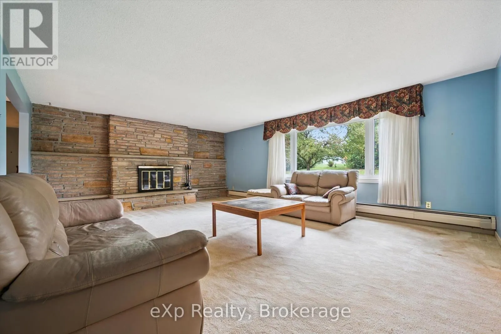 32 GLENHOLM DRIVE