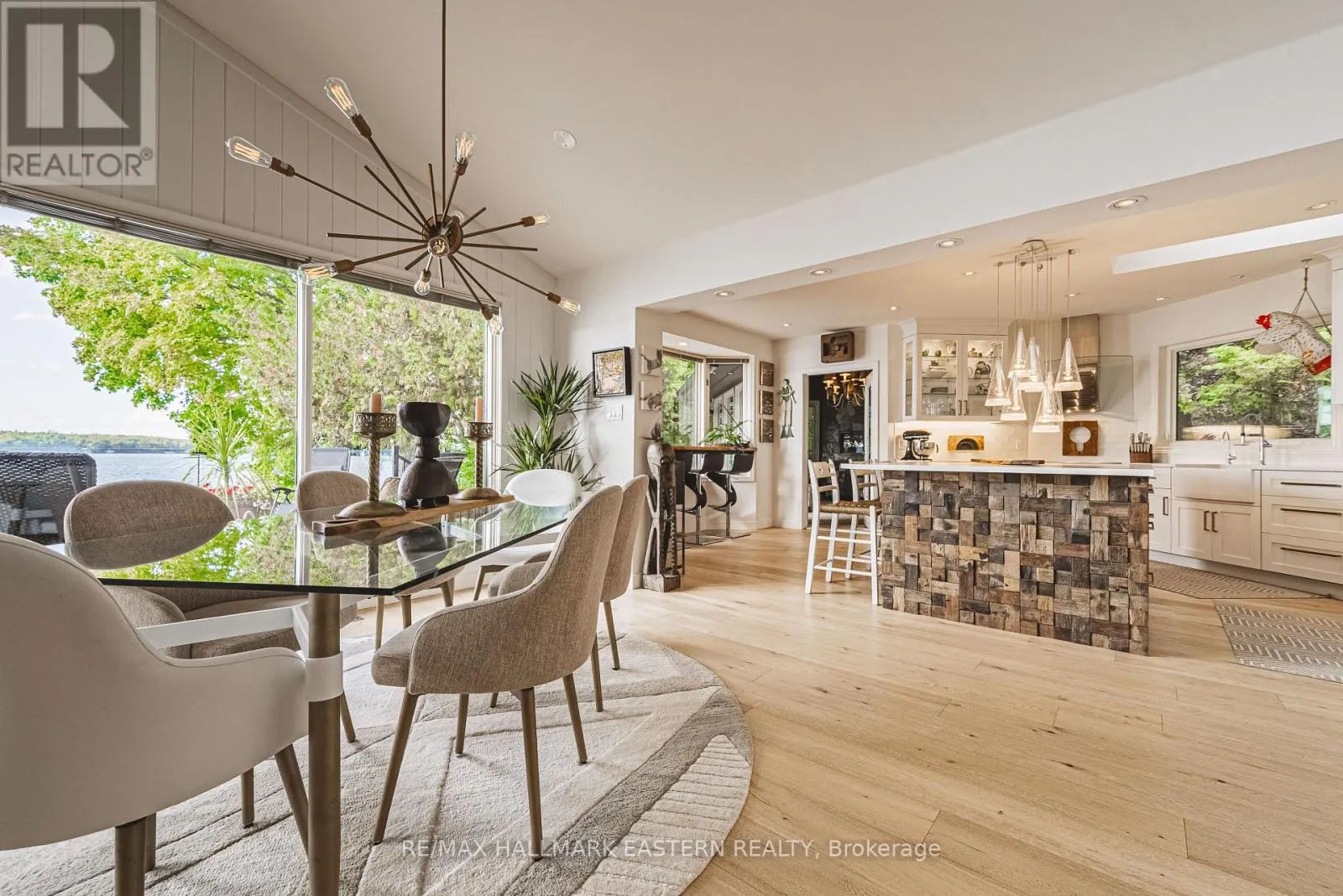 1052 TEDFORD LANE