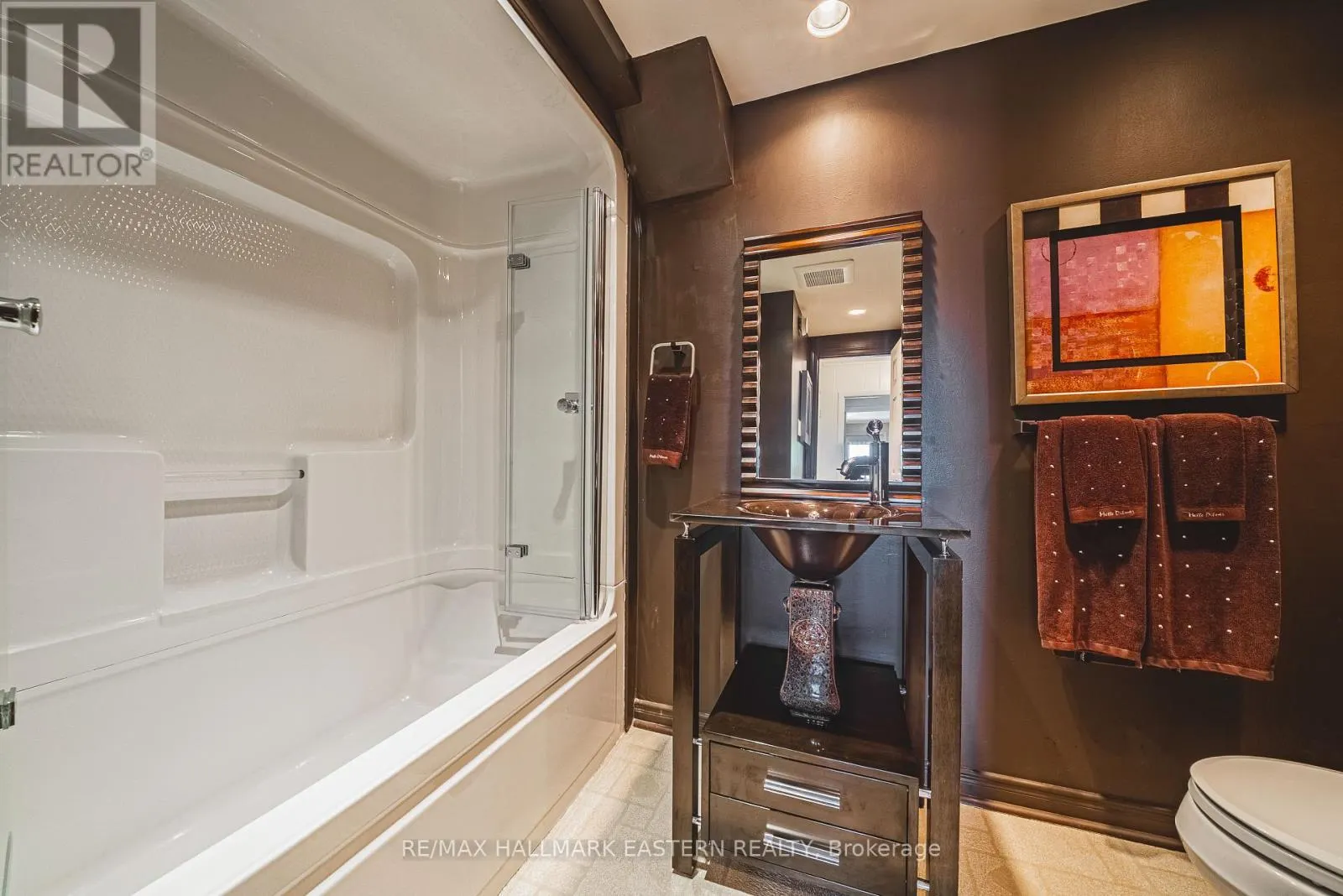 1052 TEDFORD LANE