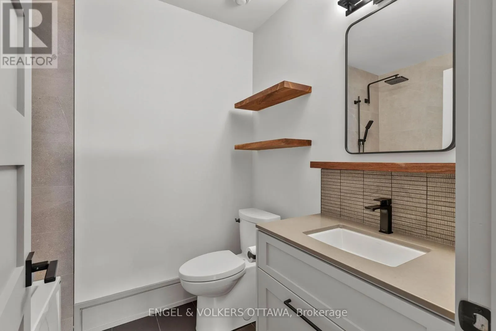 37 CLARENDON AVENUE