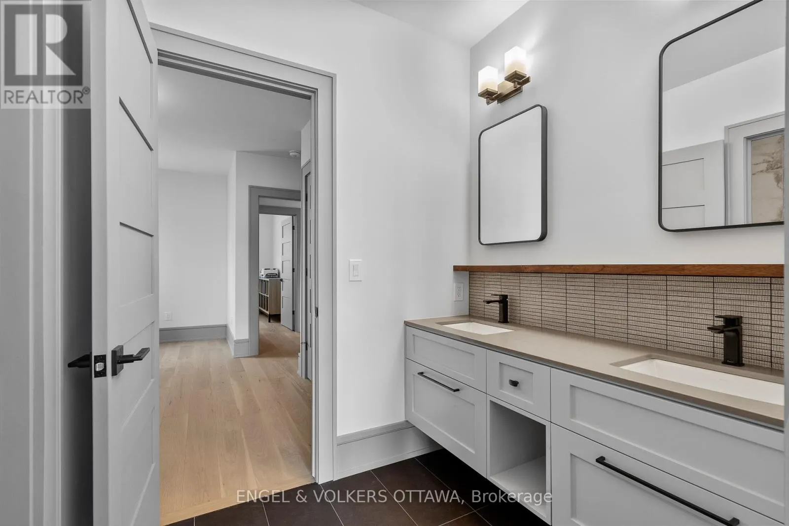 37 CLARENDON AVENUE