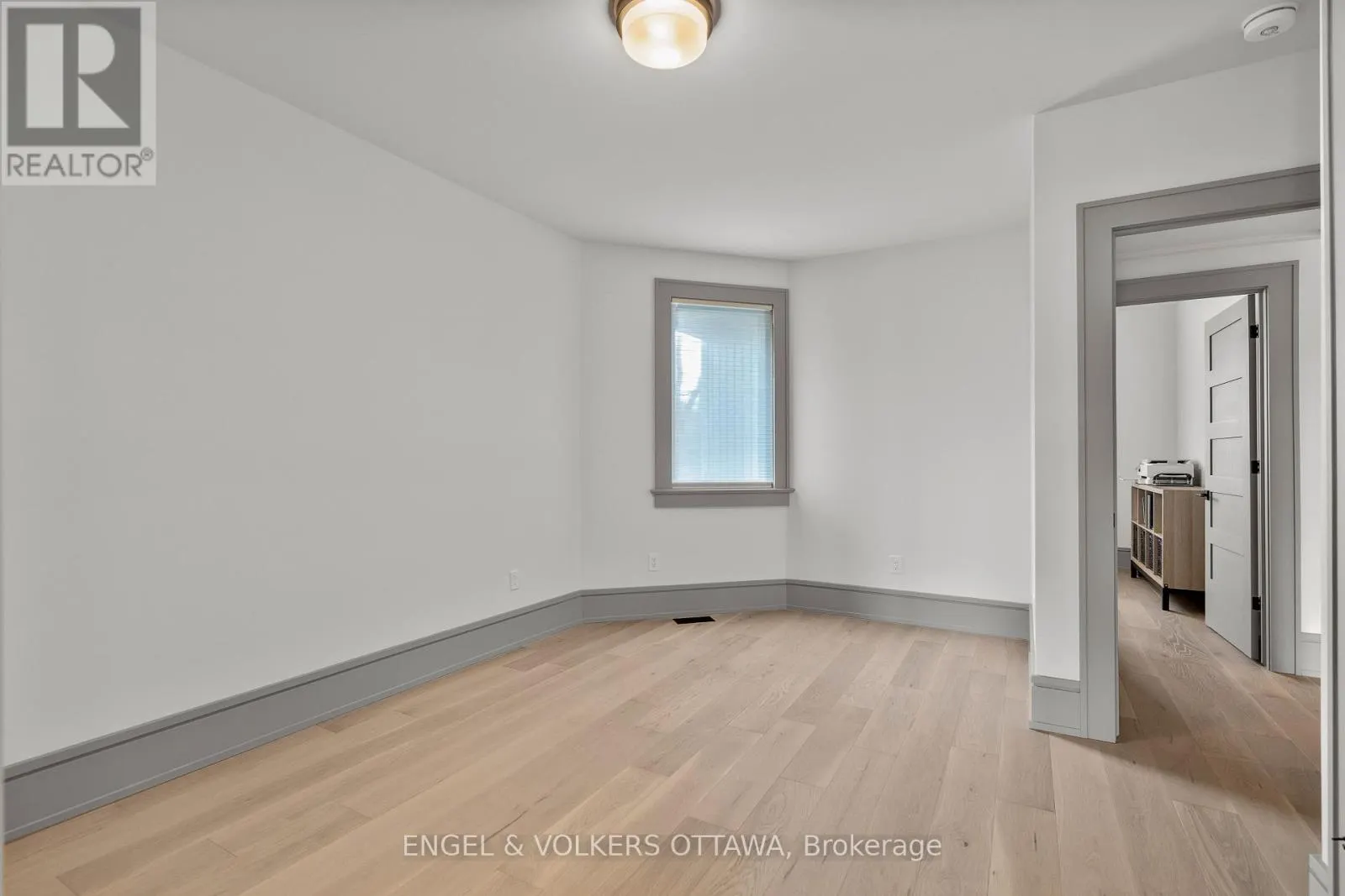 37 CLARENDON AVENUE
