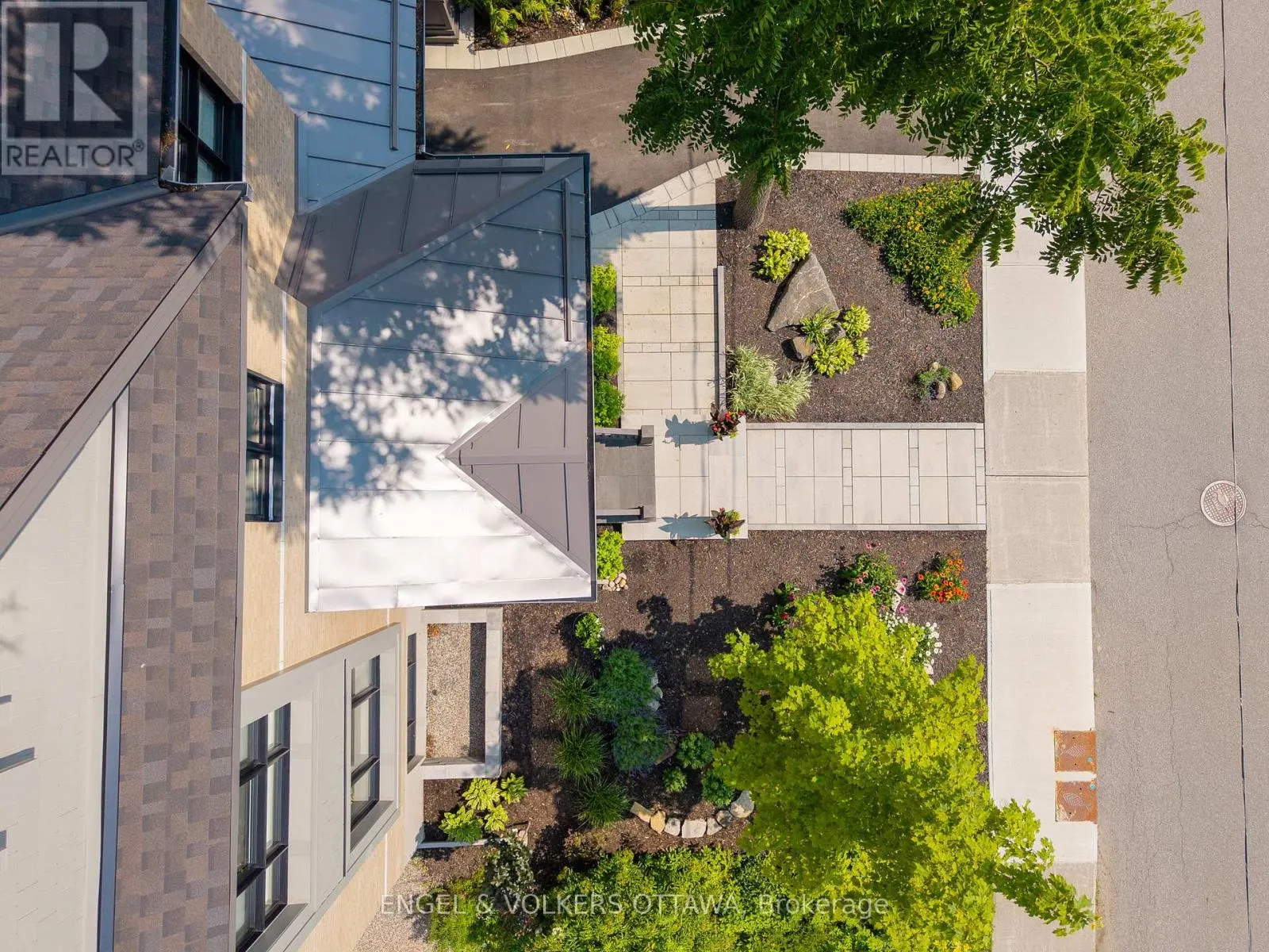 37 CLARENDON AVENUE