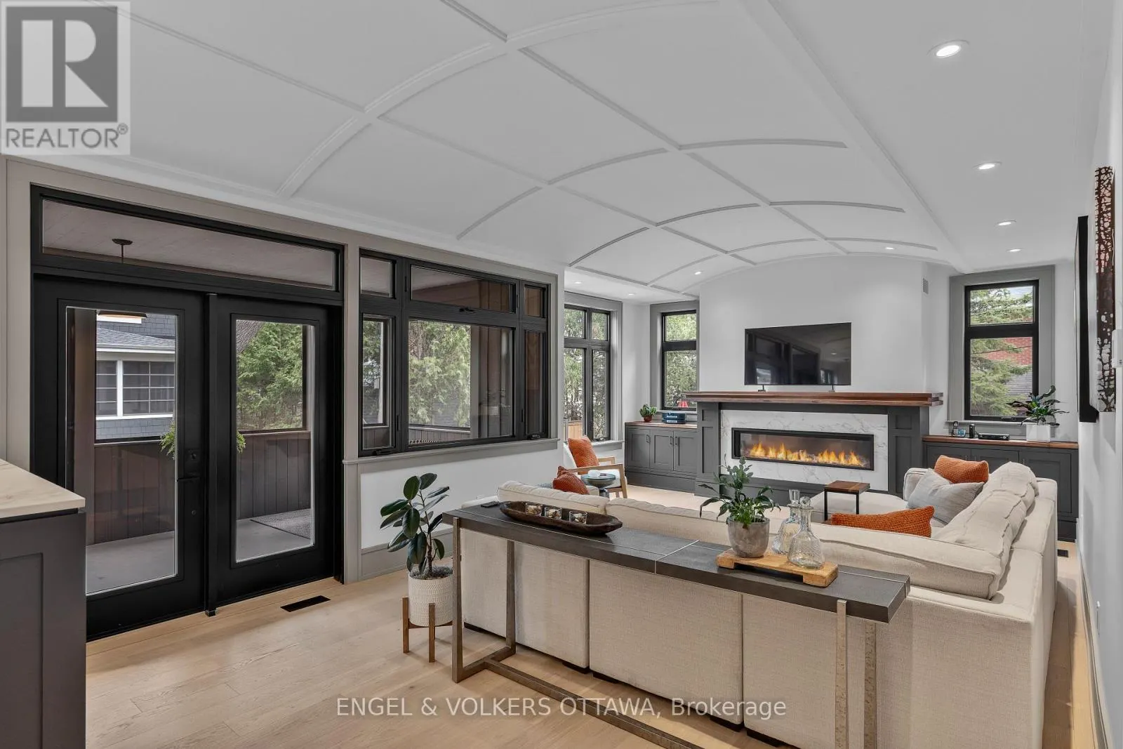 37 CLARENDON AVENUE