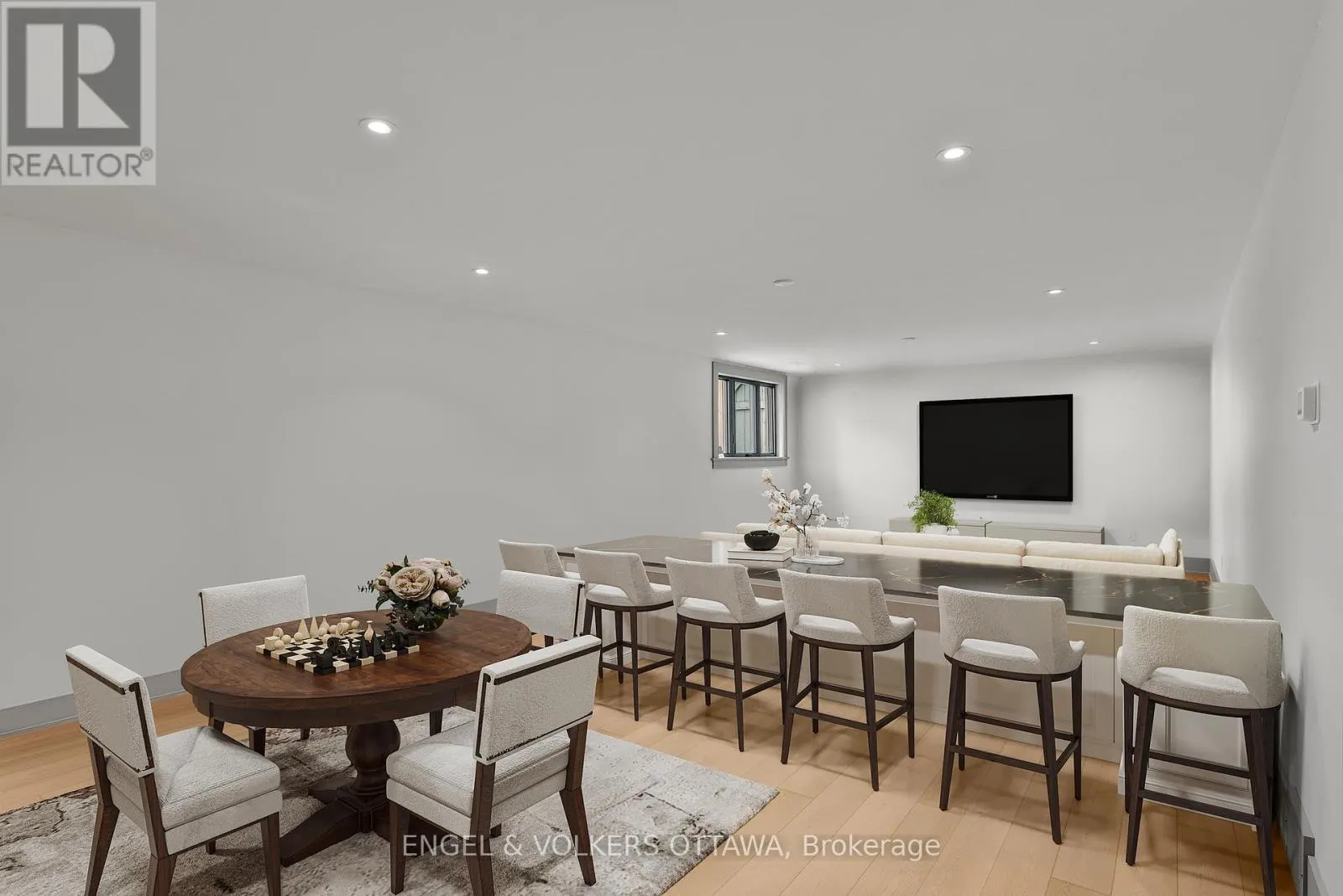 37 CLARENDON AVENUE