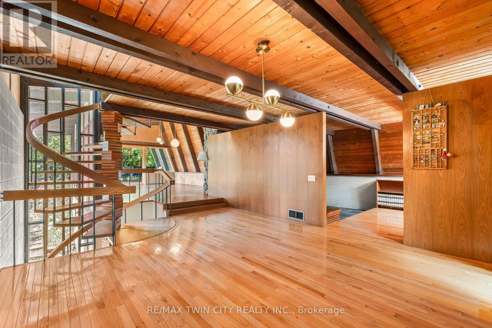 121 GRAND HILL DRIVE
