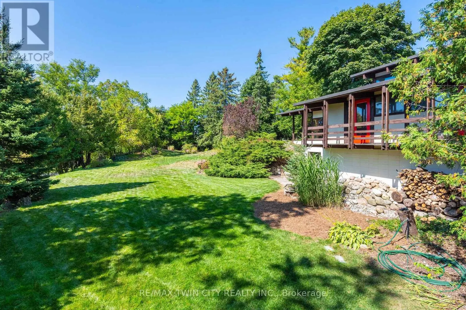121 GRAND HILL DRIVE
