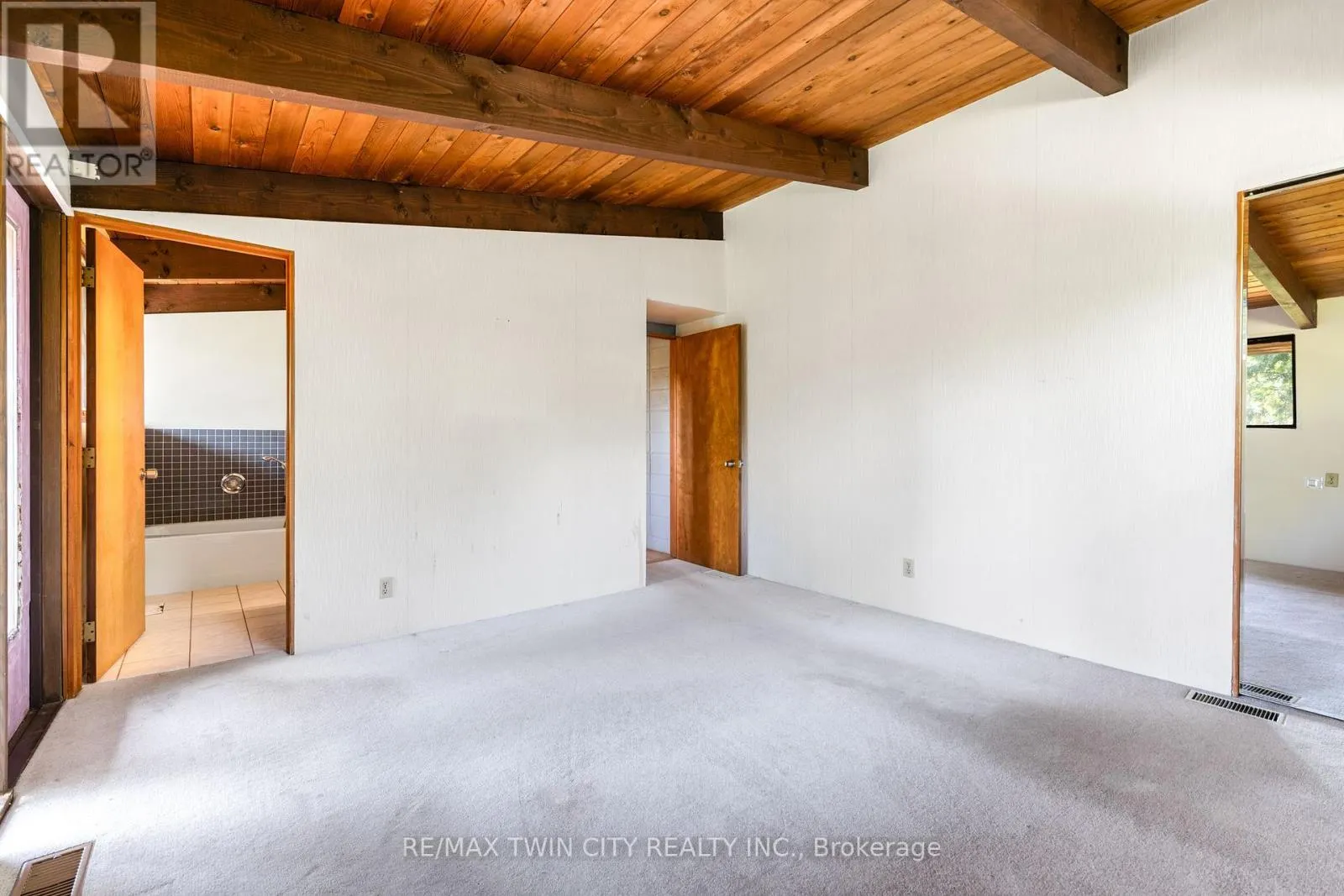121 GRAND HILL DRIVE