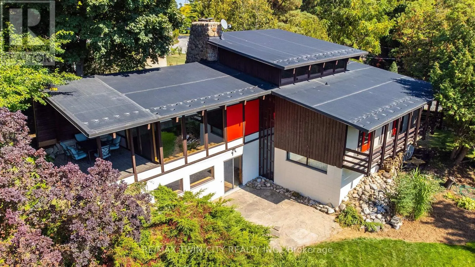121 GRAND HILL DRIVE