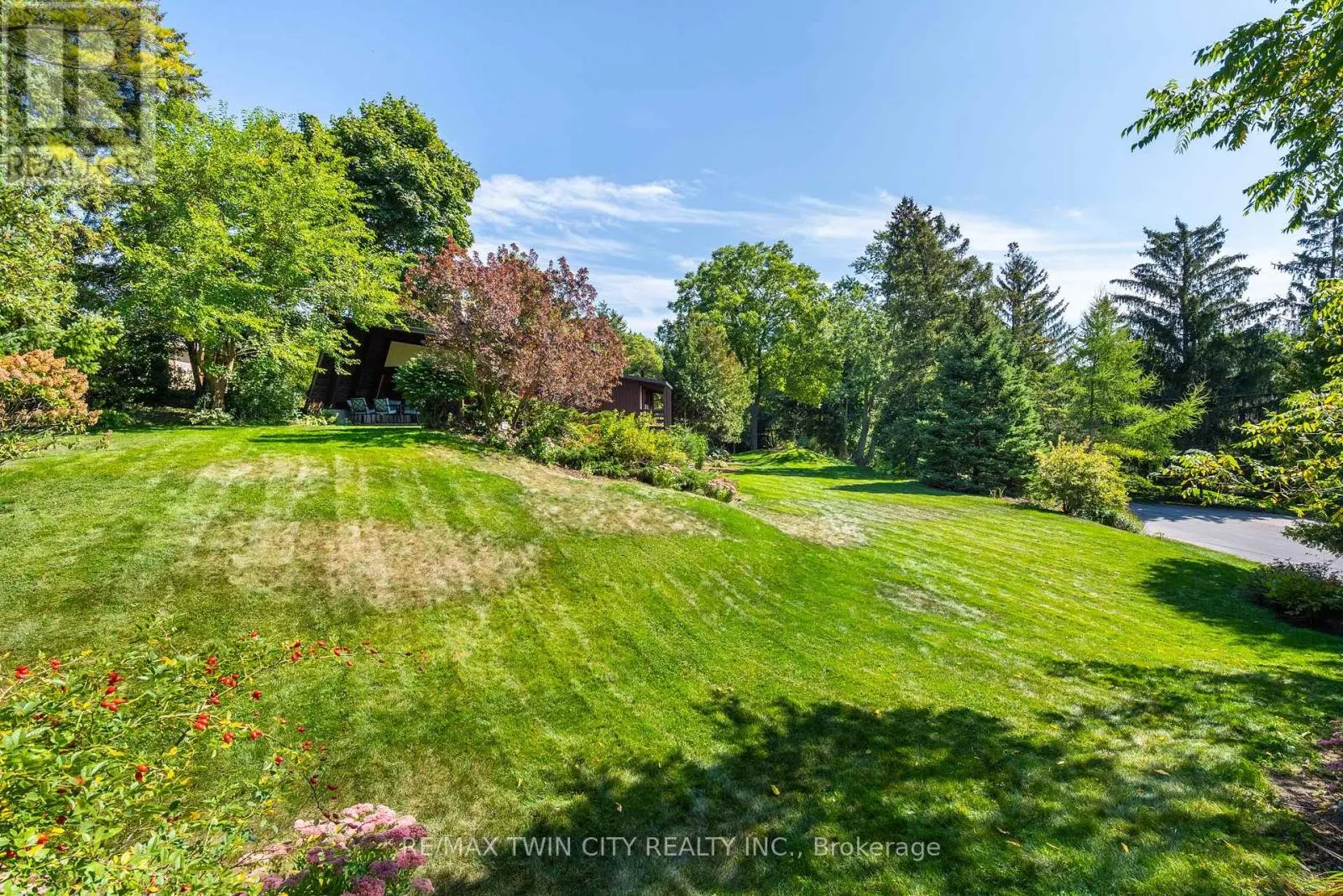 121 GRAND HILL DRIVE