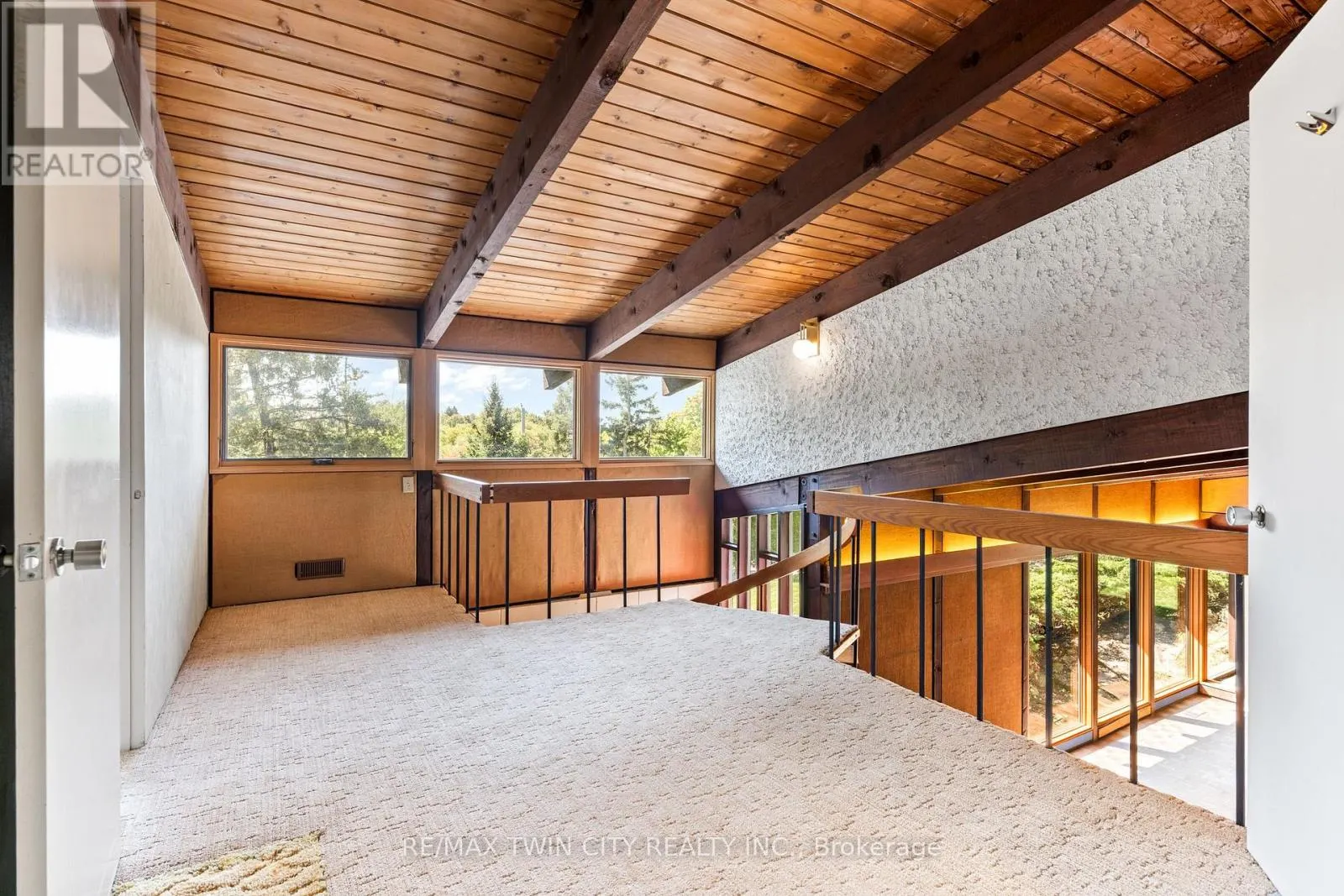 121 GRAND HILL DRIVE