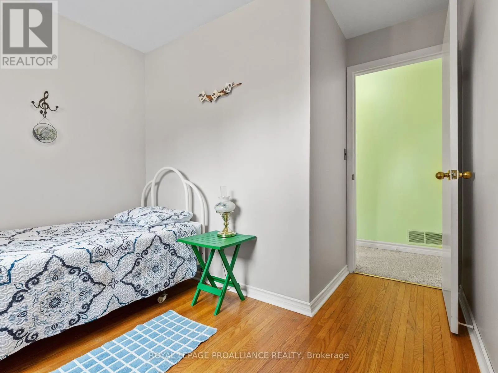 529 CARLISLE STREET