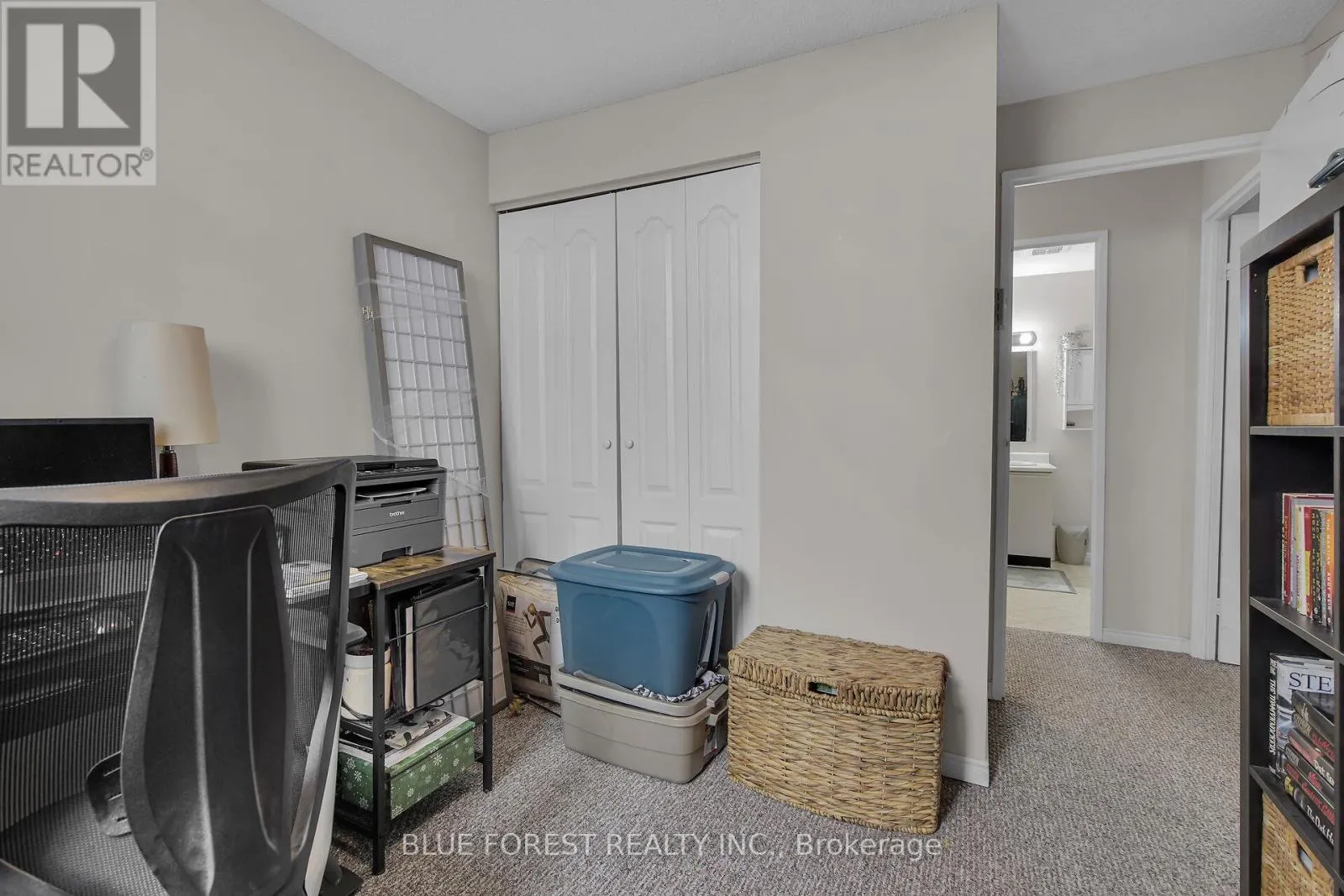 909 - 127 BELMONT DRIVE, #909