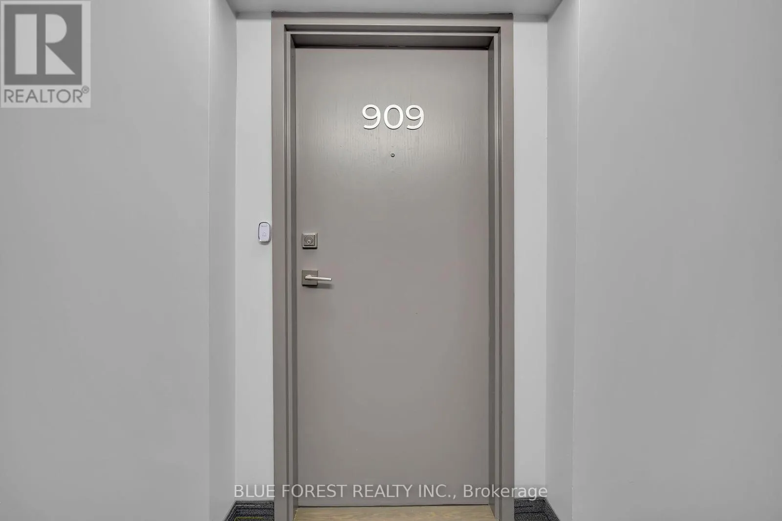 909 - 127 BELMONT DRIVE, #909
