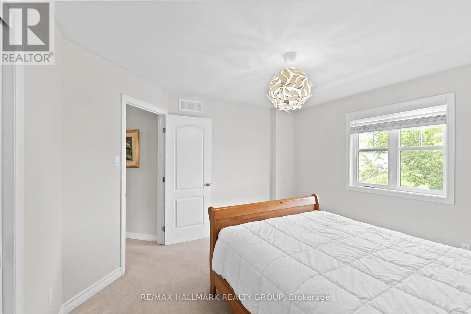 112 GRACEWOOD CRESCENT