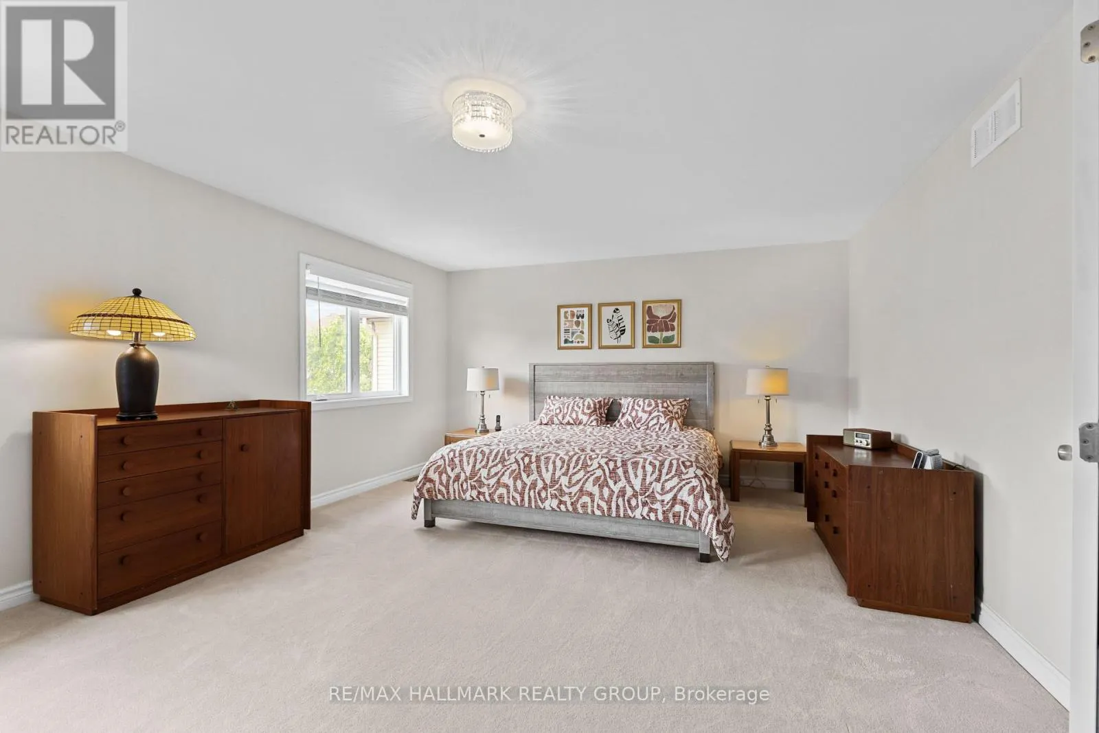 112 GRACEWOOD CRESCENT