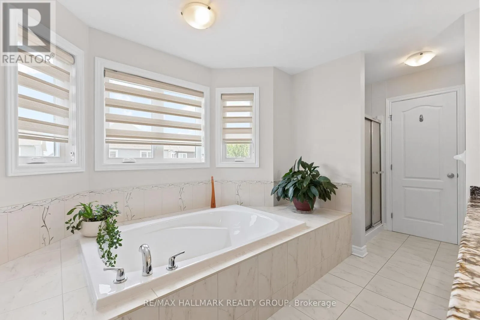 112 GRACEWOOD CRESCENT