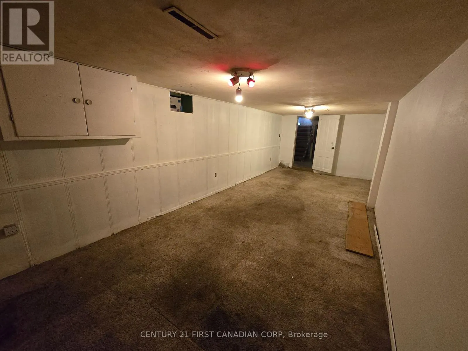 415 OXFORD STREET E
