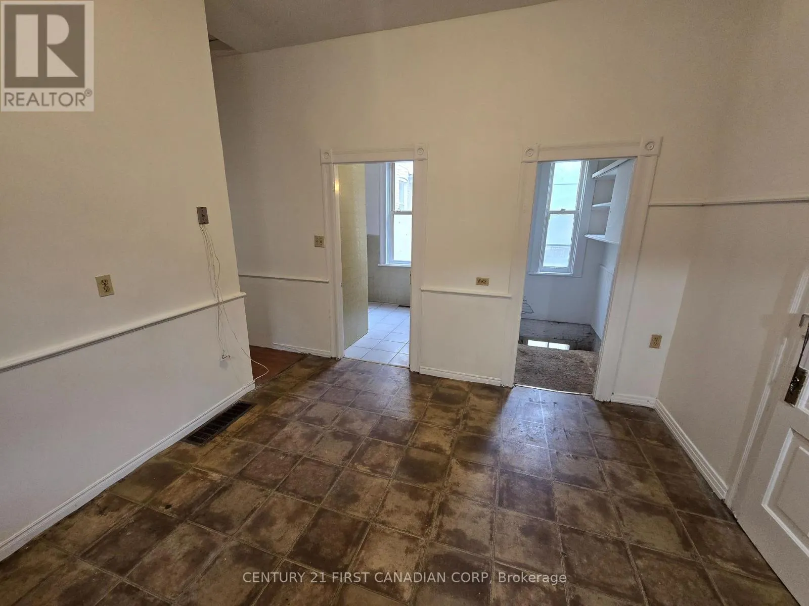 415 OXFORD STREET E
