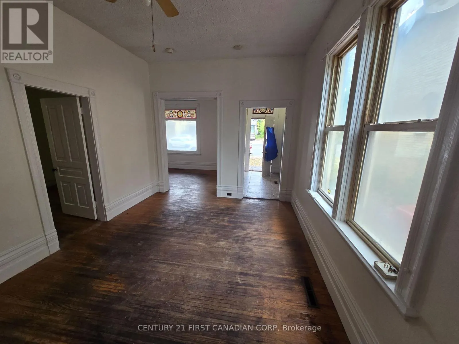 415 OXFORD STREET E