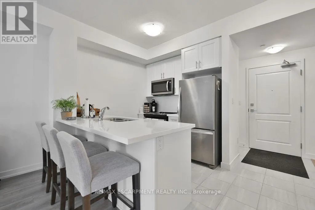 607 - 450 DUNDAS STREET E