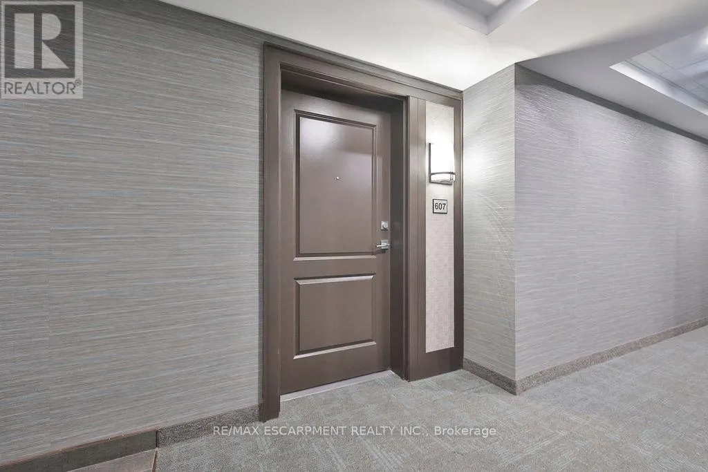 607 - 450 DUNDAS STREET E