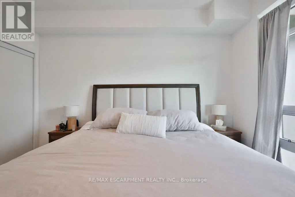 607 - 450 DUNDAS STREET E