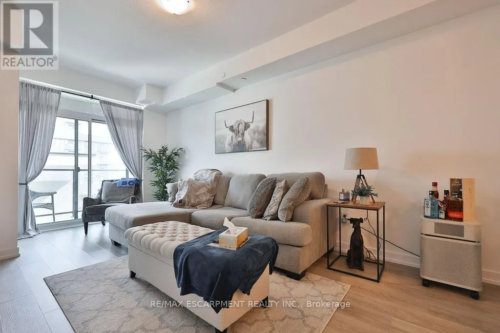 607 - 450 DUNDAS STREET E