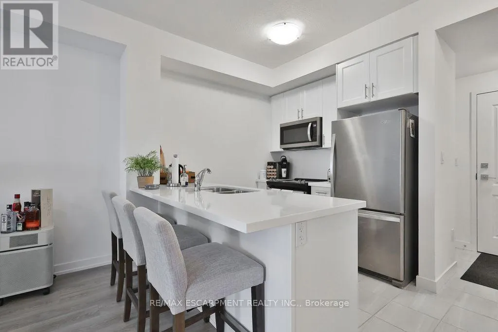 607 - 450 DUNDAS STREET E