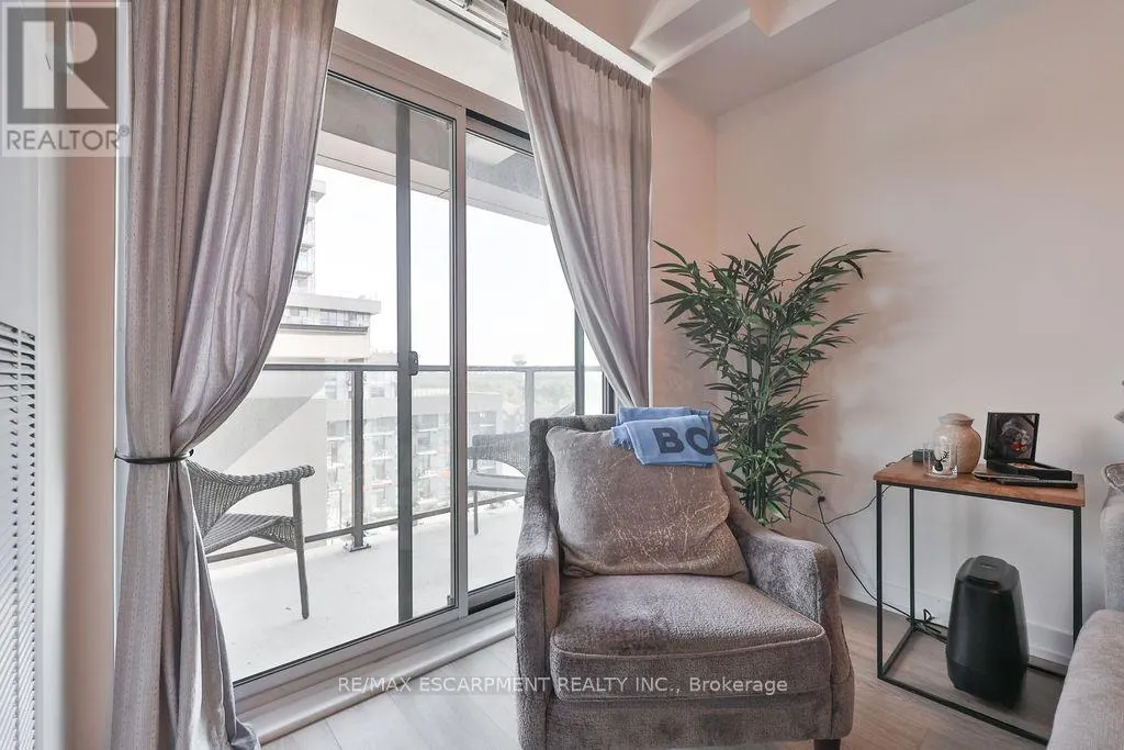 607 - 450 DUNDAS STREET E