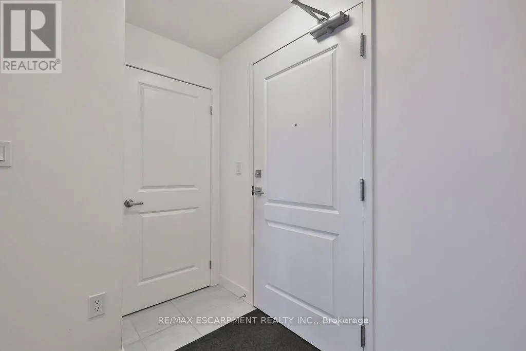607 - 450 DUNDAS STREET E