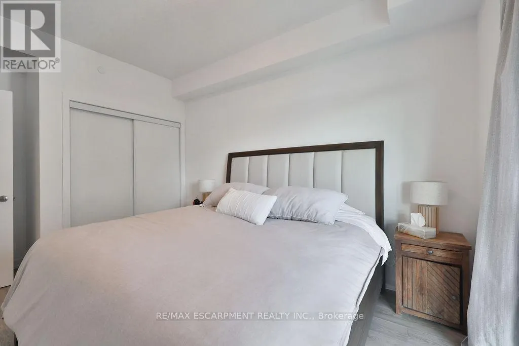 607 - 450 DUNDAS STREET E